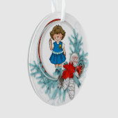 Daisy Brunette Blue Pine Wreath Ornament (voorkant)