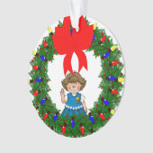 Daisy Brunette Pine Wreatwith Bow Ornament (voorkant)