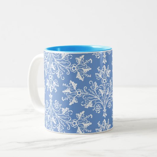 Daisy Damask Etching White op Blue Mok (Voorkant links)