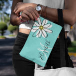 Daisy Doodle Flower Personalized Monogram Etui<br><div class="desc">Dit ontwerp kan worden gepersonaliseerd in het gebied dat wordt geleverd door de foto en/of tekst te wijzigen. Of het kan worden aangepast door te klikken op Deze Sjabloon personaliseren en vervolgens te kiezen voor de klik om verdere opties aan te passen en de kleur van de achtergrond te verwijderen...</div>