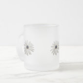 Daisy Flower Coffee Mok. Bloom en Brew... Matglas Koffiemok (Voorkant links)