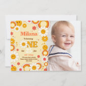 Daisy Flower First Birthday Photo Invitation Kaart (Voorkant)