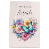 Daisy Flowers with a Beautiful Butterfly Birthday Medium Cadeauzakje (Achterkant)