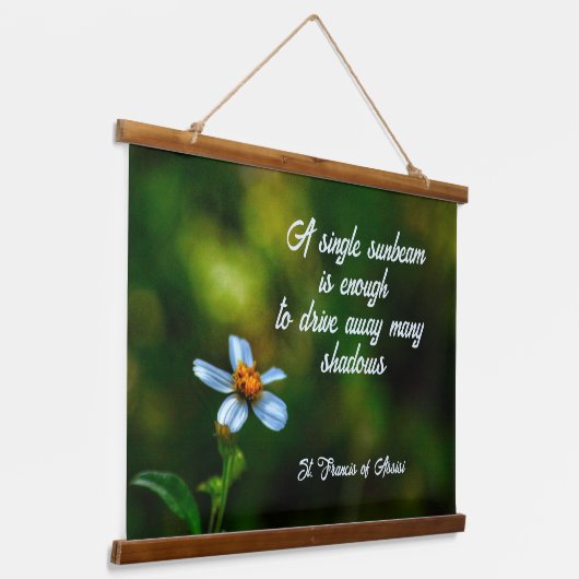 Daisy in Shadows St Francis of Assisi Quote Hangend Wandkleed (Gebogen)