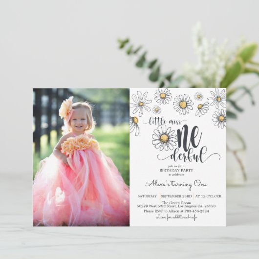 Daisy Little Miss ONEderful Invitation w/Photo - W Kaart (Staand voorkant)