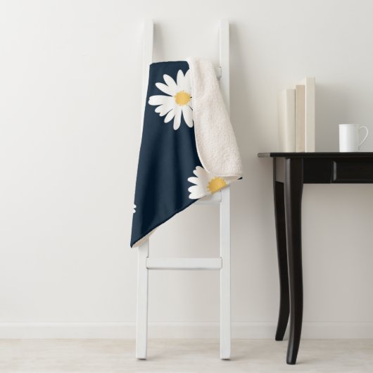 Daisy op blauw patroon sherpa deken (In situ)