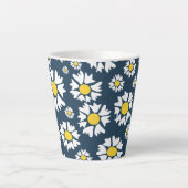 Daisy patroon, bloemenpatroon, witte madeliefjes latte mok (Voorkant)