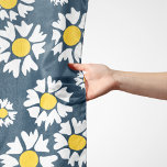 Daisy patroon, bloemenpatroon, witte madeliefjes sjaal<br><div class="desc">Elegant,  stijlvol en verfijnd patroon met witte Daisy bloemen op marineblauwe achtergrond. Modern en trendy cadeau,  perfect voor de liefhebber van bloemontwerp in je leven.</div>