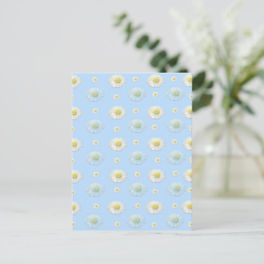 Daisy Pattern op lichtblauwe achtergrond Briefkaart (Staand voorkant)