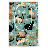 Daisy Paws Parade – Playful Cats & Blooms Medium Cadeauzakje (Voorkant)