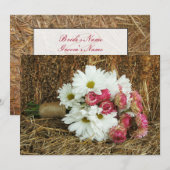 Daisy & Pink Bouquet & Hay Country Wedding Invite Kaart (Voorkant / Achterkant)