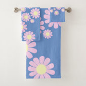 Daisy Roze Blauwe Bureaumat Bad Handdoek (Insitu)