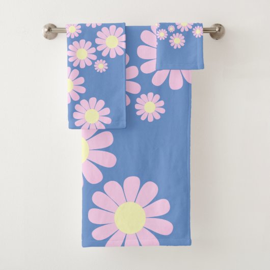 Daisy Roze Blauwe Bureaumat Bad Handdoek (Insitu)