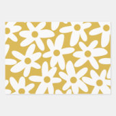 Daisy Time Cute Retro Modern Flowers in Mustard Inpakpapier Vel (Voorkant)