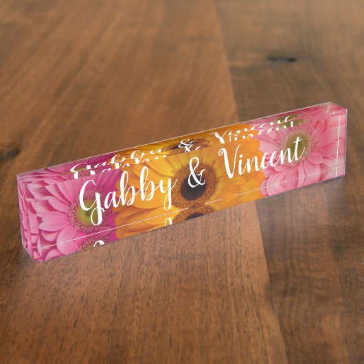 Daisy Trio Floral Wedding Naambordje (Zijkant)