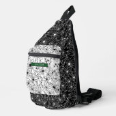 Daisy Wildflower Zwart Wit Patroon & Groene Naam Sling Bag (Rechterhoek)