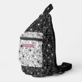 Daisy Wildflower Zwart Wit Patroon & Roze Naam Sling Bag (Rechterhoek)