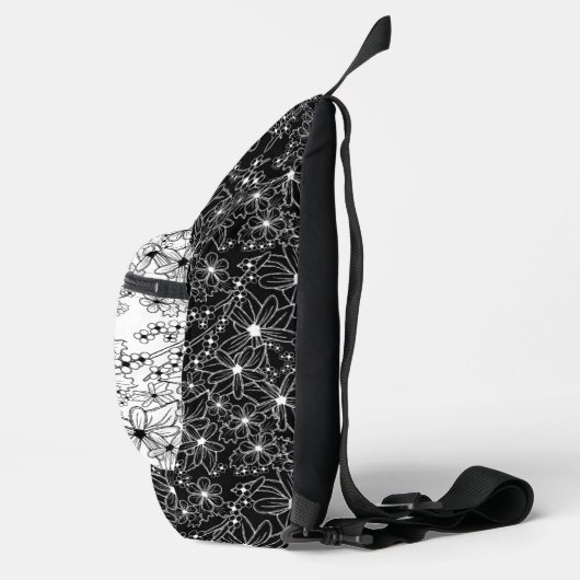 Daisy Wildflower Zwart Wit Patroon & Roze Naam Sling Bag (Rechts)