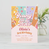 Daisy Young Wild Drie 3e Verjaardag uitnodiging (Staand voorkant)