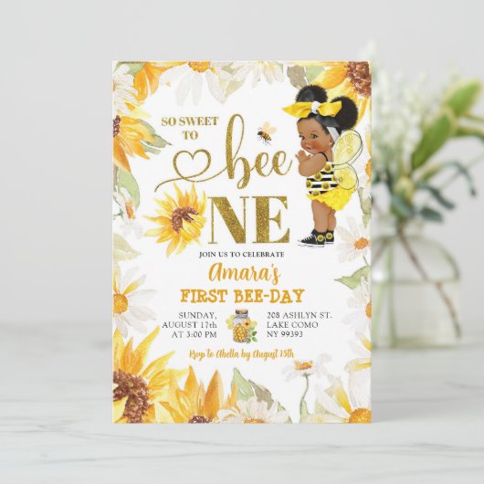 Daisy Zonnebloem Afro Meisje Eerste Bijendag Verja Kaart (Staand voorkant)