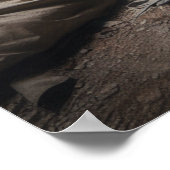 Dakloos Man Napping in verlaten gebouw Poster (Hoek)