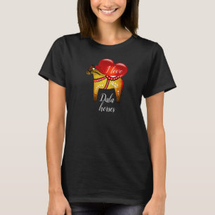 Dala folkpaard, zwart/rood/geel/wit rood hart t-shirt