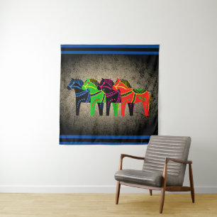 Dala Horse, rood, groen, blauw, zwart, folkpaard Wandkleed