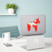Dalecarlistisch paard sticker (Laptop op bureau)