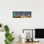 Dallas Skyline 's nachts Poster (Thuiskantoor)