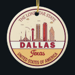 Dallas Texas City Skyline Emblem Keramisch Ornament<br><div class="desc">Dallas minimalistisch,  kleurrijk kunstontwerp met monumenten en mijlpalen van de stad Texas.</div>