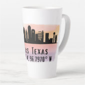 Dallas TX Skyline Latitude en Lengtegraad Latte Mok (Rechterhoek)