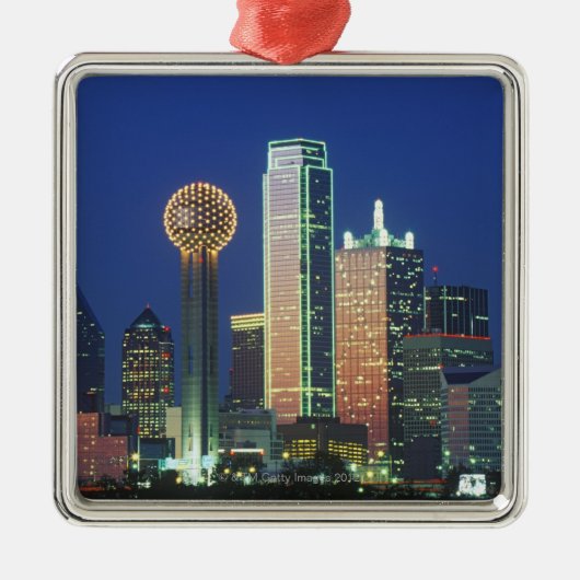 'Dallas, TX skyline 's nachts met Reunion Tower' Metalen Ornament (Voorkant)