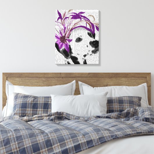 Dalmatiaan met Paarse fascinator Canvas Afdruk (Insitu (Slaapkamer))