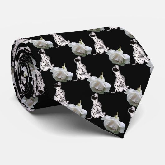 Dalmatian Puppy Smelling White Rose Pattern Stropdas (Opgerold)