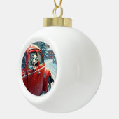 Dalmatian Snowy Car Ride Christmas Painting Keramische Bal Ornament (Rechts)