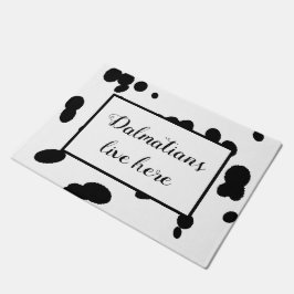 Dalmatiërs wonen hier zwart vlekkerig bontpatroon deurmat