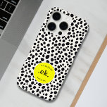 Dalmatische hond Abstract patroongeel monogram iPhone 16 Pro Hoesje<br><div class="desc">Verlicht uw leefruimte met het Dalmatische Hond Abstract Patroon Neon Geel Monogram Sierkussen. Met een opvallend abstract Dalmatisch ontwerp in vet zwart en wit, aangevuld met een pop van heet roze, voegt dit kussen een speelse maar chique touch toe aan uw decor. Personaliseer het met een monogram voor een unieke...</div>