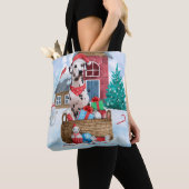 Dalmatische hond in het sneeuwkersthondenhuis tote bag (Dichtbij)