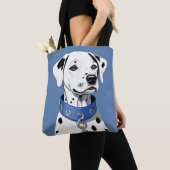 Dalmatische hond met een blauwe halsband tote bag (Dichtbij)