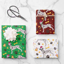 Dalmatische hond met kerstmis inpakpapier vel