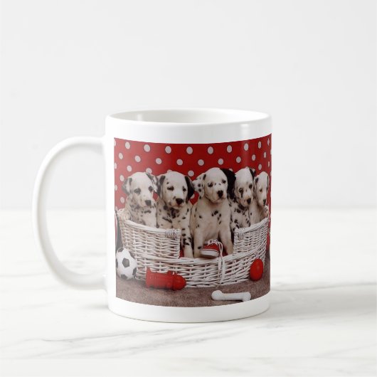 Dalmatische Puppies in de Mok van mandkoffie (Links)