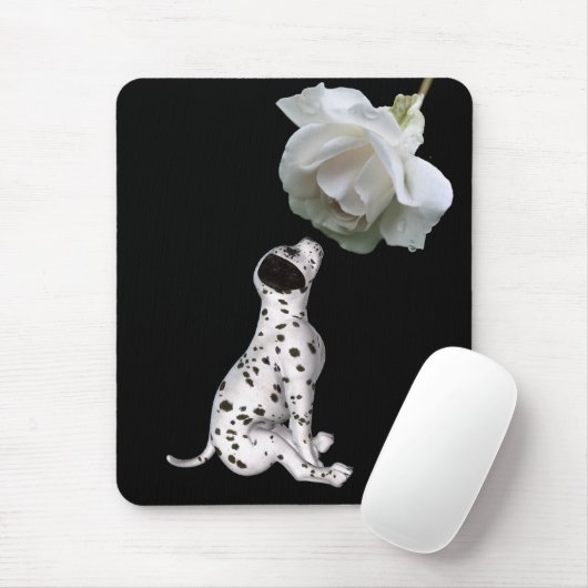 Dalmatische puppy en witte roze muismat (Met muis)