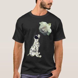 Dalmatische puppy en witte roze t-shirt