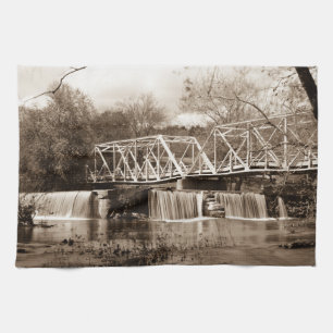 Dam bij Finley River Sepia Theedoek