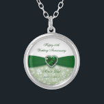 Damask 55th Wedding Jubileum Zilver Vergulden Ketting<br><div class="desc">Een Digitalbcon-ontwerp van Afbeeldingen met een smaragdgroen en wit kleur en een dammesje ontwerpthema met een verscheidenheid van aangepaste afbeeldingen, vormen, patronen, stijlen en lettertypen in dit "Damask 55th Wedding Jubileum Design" van één soort. Met deze aantrekkelijke en elegante ontwerpkeuze hebt u al uw decoraties, cadeauideeën en feestelijke voorkeuren die...</div>