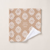 Damask Ambience Gepersonaliseerde Zachte Beige Bad Handdoek (Wasdoekje)