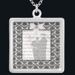 Damask Elegance Wedding Silver Square Ketting<br><div class="desc">Geef dit  ketting een persoonlijk tintje om als huwelijksgunsten te hebben bij je trouwreceptie of om er zelf een te hebben als herinnering aan je speciale dag. Dit ketting is ook het perfecte geschenk voor de bruid op haar vrijgezellenfeest. Personaliseer door uw foto toe te voegen.</div>