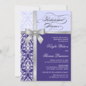 Damask Faux Silver Ribbon Paars Rehearsal Dinner Kaart (Voorkant)