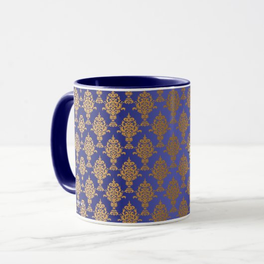 Damask Gold op Royal Blue Mok (Voorkant links)