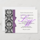 Damask Monogram Paarse Bow Wedding Invitation Kaart (Voorkant)